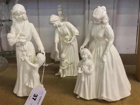 Collection of 5 Royal Worcester figures(-)